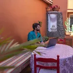 Cactus Coliving & Coworking B&B
