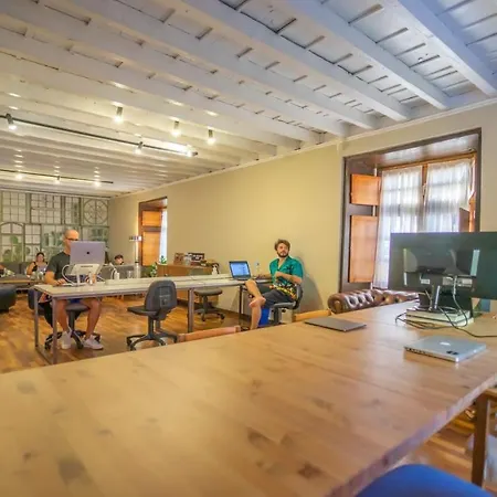 Couette-café Cactus Coliving & Coworking *