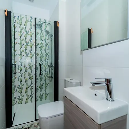 Cactus Coliving & Coworking Bed and Breakfast Arona (Tenerife)